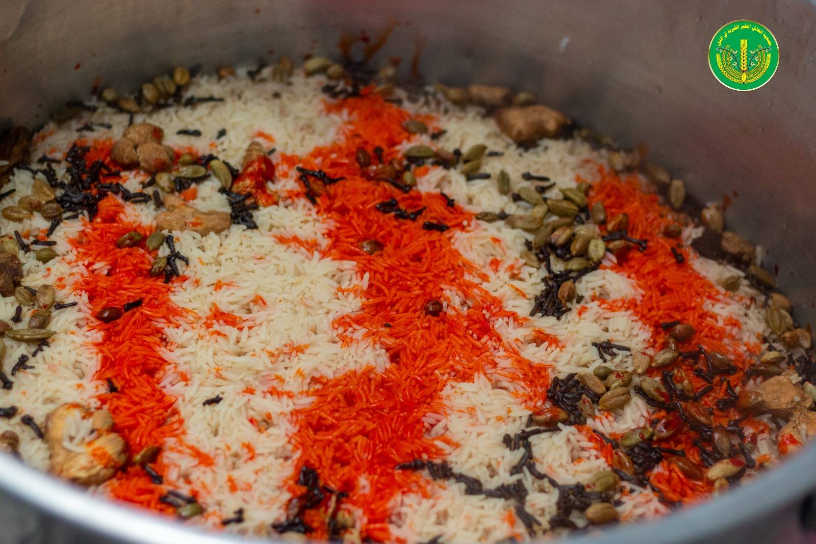 يستمر مطبخ الخير التابع لجمعية إنعاش الفقير في تقديم ألذ وأطيب الوجبات ضمن خدمة الطلبات الخارجية